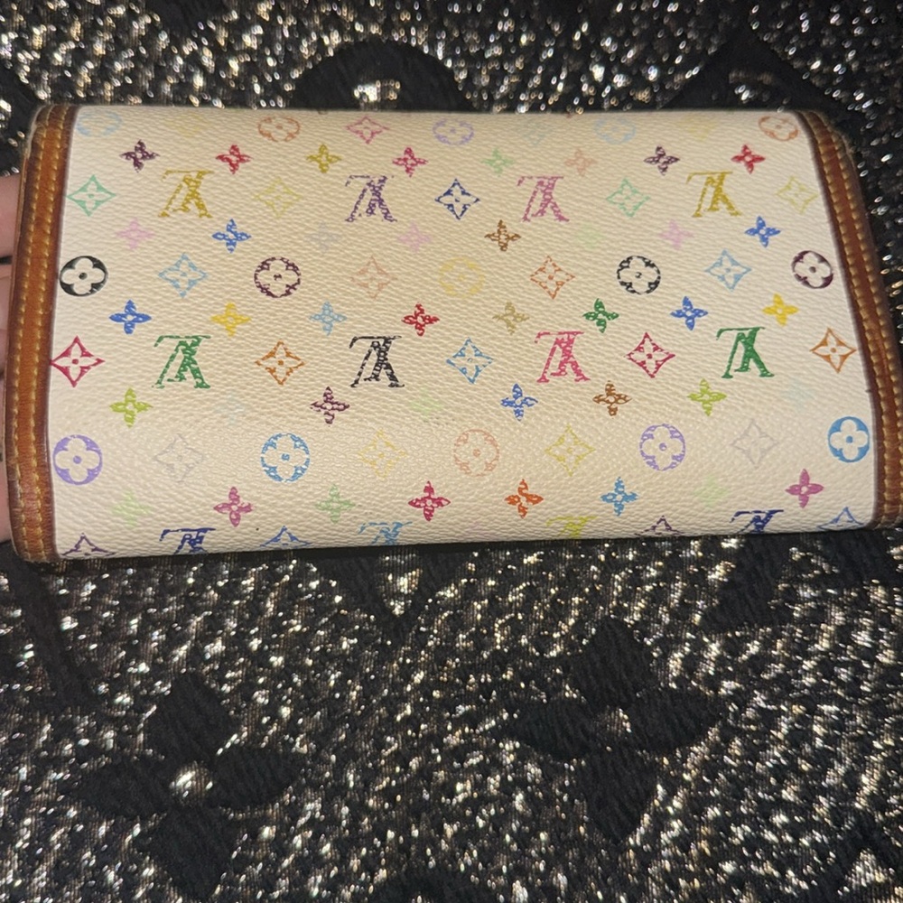 Women’s or Men’s Louis Vuitton MURAKAMI monogram Porte Trevor Wallet! Preloved❤️ - Picture 6 of 17